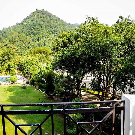 Отель Sattva Retreat Ришикеш Экстерьер фото